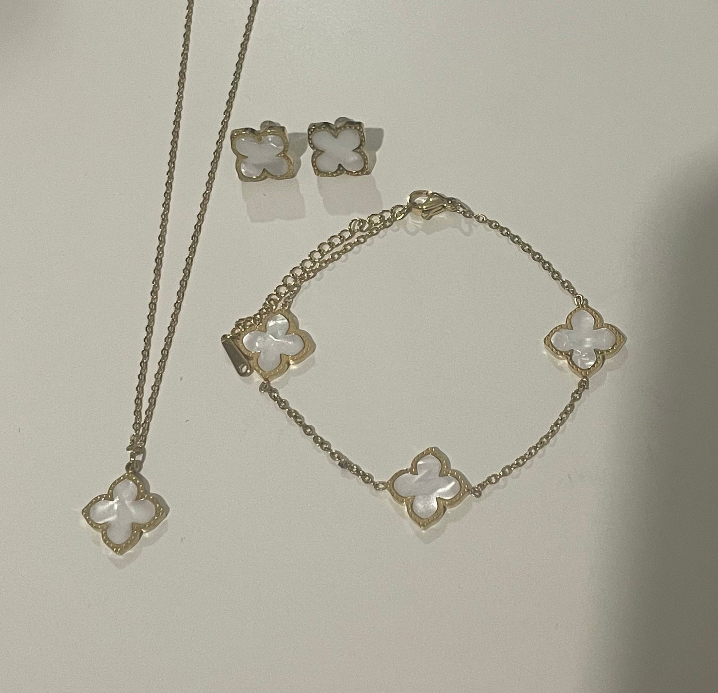 Mona Set