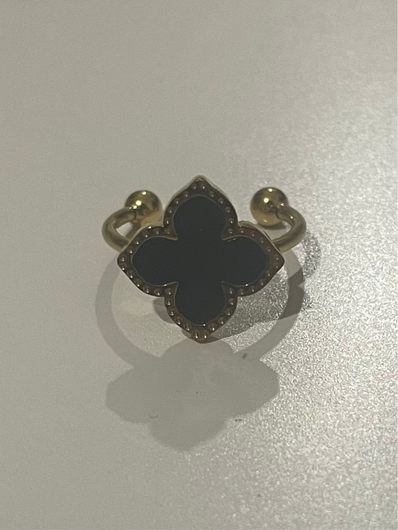 Mona Ring