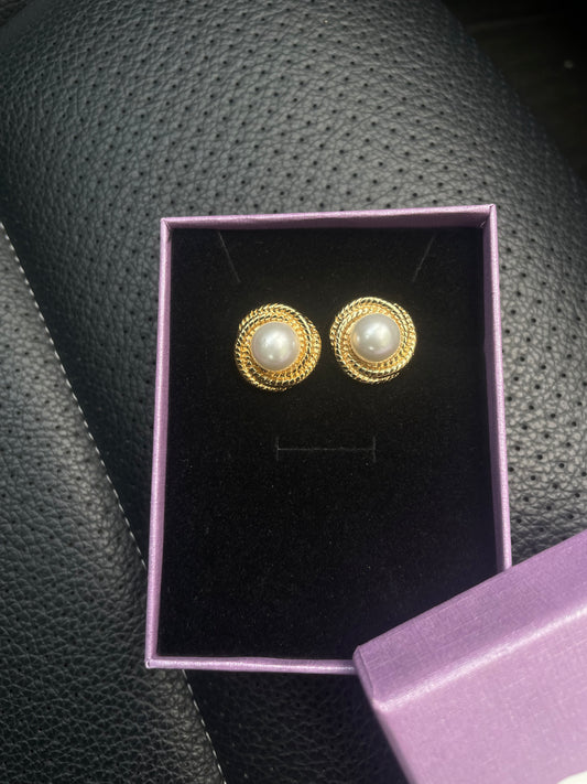 Bella Pearl Studs
